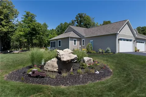 4521 Lauder Ln #4A, Skaneateles, NY 13152