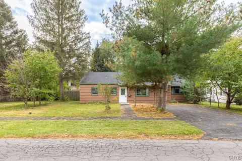 201 Lindbergh Rd, Onondaga, NY 13205