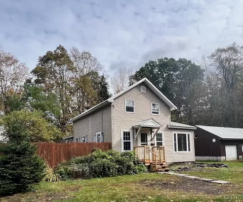 49 Forest Dr, Pulaski, NY 13142