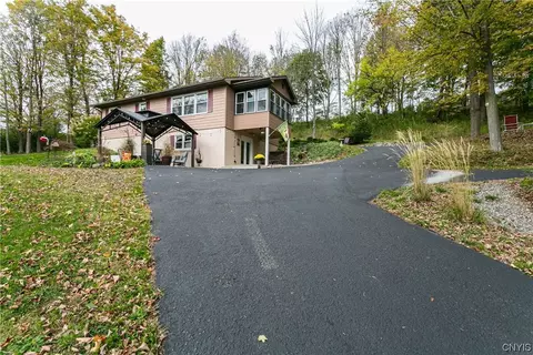 112 Willow Ln, Elbridge, NY 13060