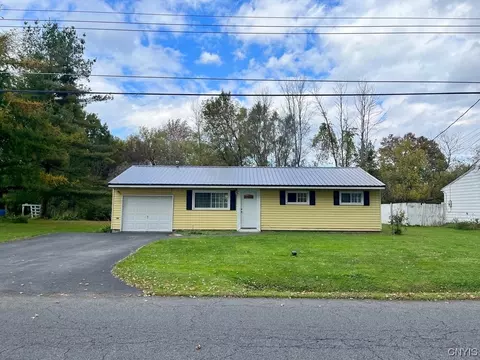 7941 Rinaldo Blvd N, Bridgeport, NY 13030