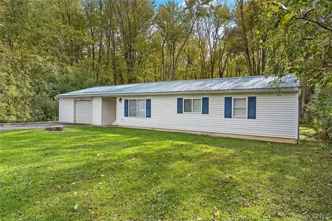 6606 Kirkville Rd, East Syracuse, NY 13057