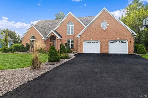 44 Ironwood Rd, New Hartford, NY 13413
