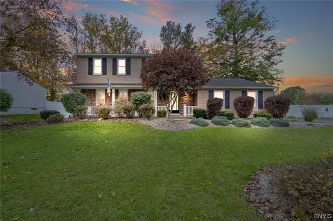 7823 Vernon Rd S, Cicero, NY 13039