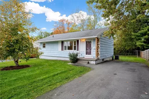 115 Cole Rd, East Syracuse, NY 13057