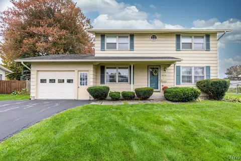 4856 Thornwood Dr, Salina, NY 13088