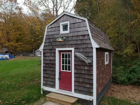 7454 Lake St, Vienna, NY 13042