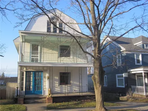 61 E Oneida St, Oswego, NY 13126