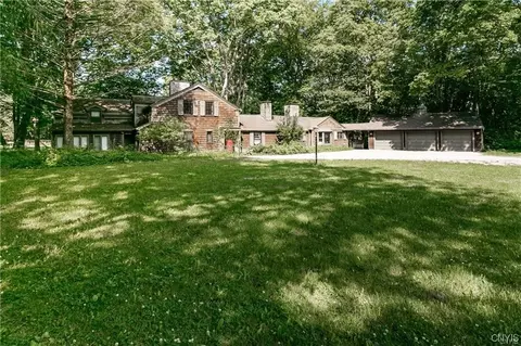 5039 N Eagle Village Rd, Manlius, NY 13104