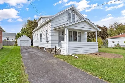 213 Wayland Rd, Salina, NY 13208