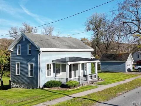 7422 West St, Newport, NY 13416