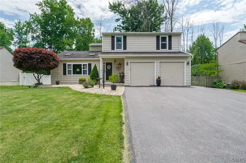 6122 Gaspe Ln, Cicero, NY 13039