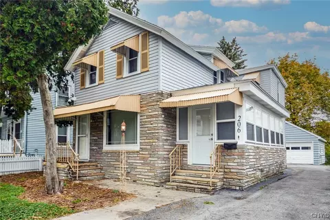 206 W Yates St, East Syracuse, NY 13057