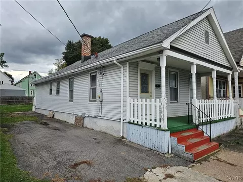 750 Lansing St, Utica, NY 13501