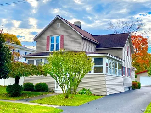 72 Elizabeth St, Auburn, NY 13021