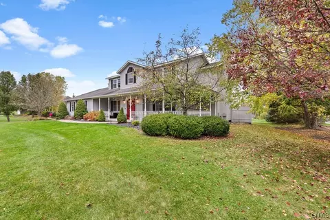 138 Eagle Crest Dr, Camillus, NY 13031