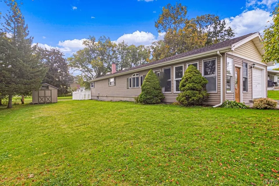  105 Hillside Dr, Whitestown, NY 13424 photo 4