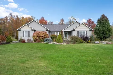 43 Adrian Cir, Constantia, NY 13044