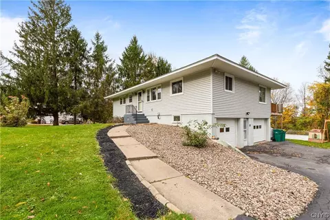 3 Salisbury Dr, New Hartford, NY 13413