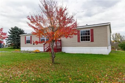 31285 Gardnerville Rd, Le Ray, NY 13637