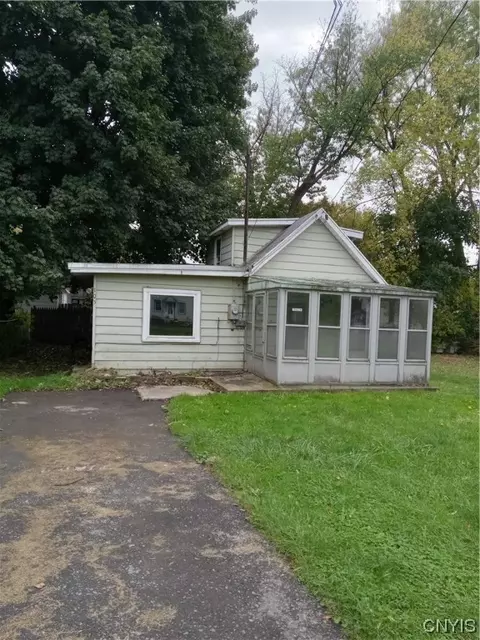 105 Leonard Ave, Onondaga, NY 13205