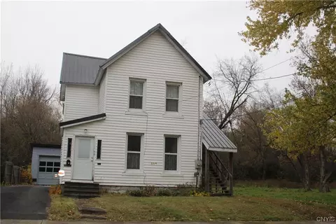 621 Cayuga Ave, Watertown, NY 13601