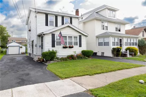 328 Malverne Dr, Syracuse, NY 13208