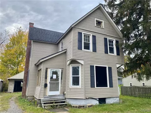 13 Silver Ave, Auburn, NY 13021