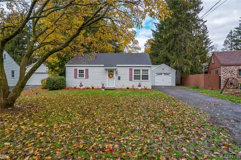 7 Homeland Rd, Syracuse, NY 13212
