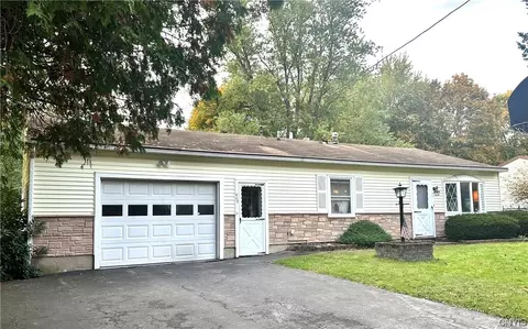 409 Woodburne Dr, Utica, NY 13502