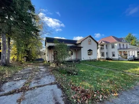 37 Mechanic St, Antwerp, NY 13608