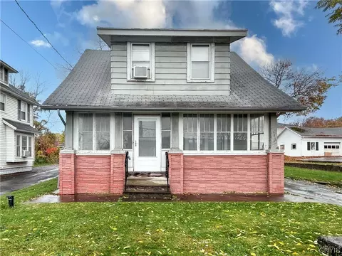 107 Buckley Rd, Salina, NY 13088