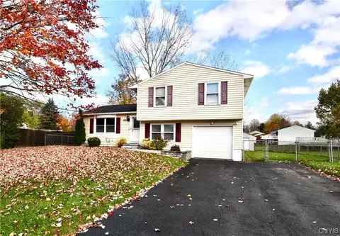 8038 Candela Ln, Clay, NY 13041