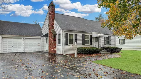 103 Winchester Dr, New Hartford, NY 13413