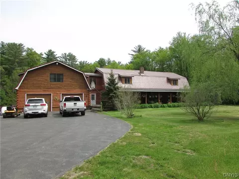 7638 Hall Rd, Vienna, NY 13042