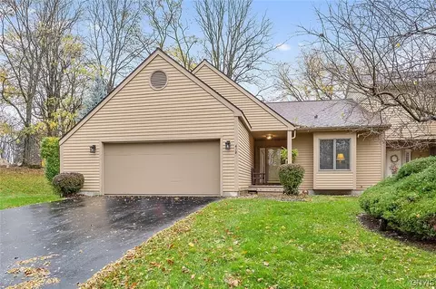 412 White Heron Cir, Fayetteville, NY 13066