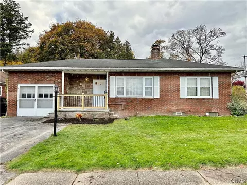 300 Orwood Pl, Salina, NY 13208