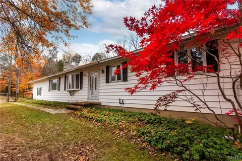 444 Newport Rd, Utica, NY 13502