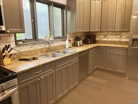100 Summit Ave, Syracuse, NY 13207 photo 22