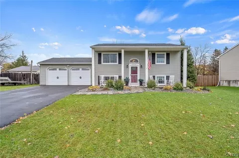 6023 Bethlehem Ln, Cicero, NY 13039