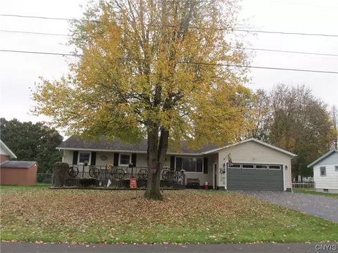 109 Helfer Ln, Minoa, NY 13116