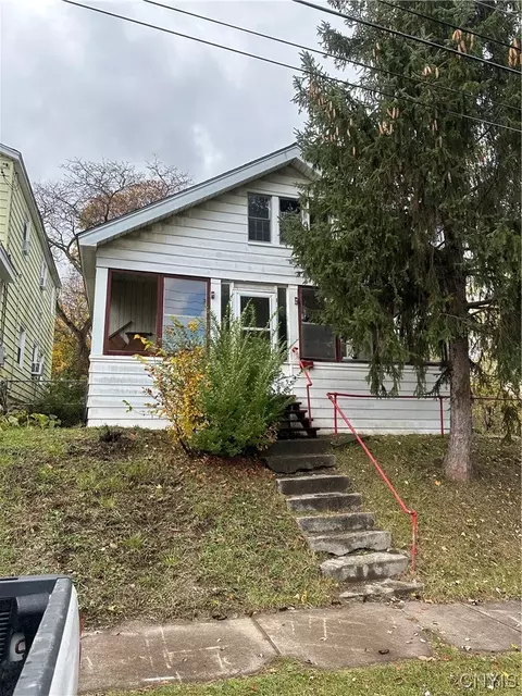 209 Cleveland Ave, Syracuse, NY 13208