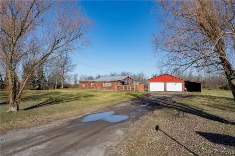 42 County Route 1, Hammond, NY 13646