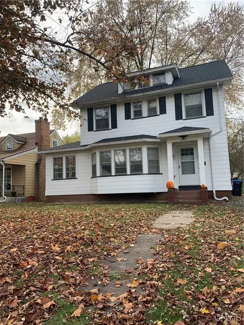 467 Shelford Rd, Irondequoit, NY 14609