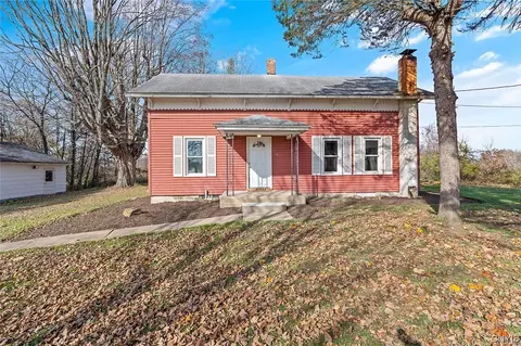 2539 Sittser Rd, Throop, NY 13021