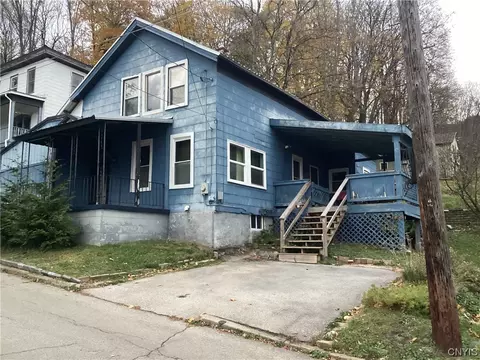 46 Moreland St, Little Falls, NY 13365