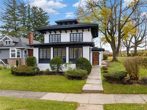 117 Shattuck Ave, Oneida, NY 13421