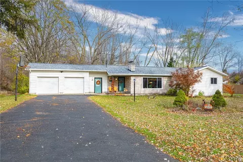 47 Clymer St, Auburn, NY 13021