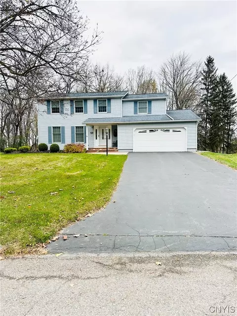 118 E Gate Rd, Camillus, NY 13031