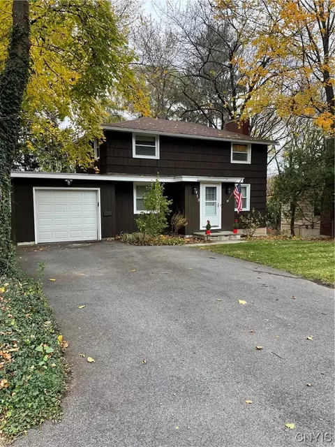 415 Hillsboro Pkwy, Syracuse, NY 13214